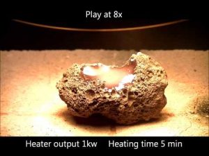 Heat-working device for melting stone